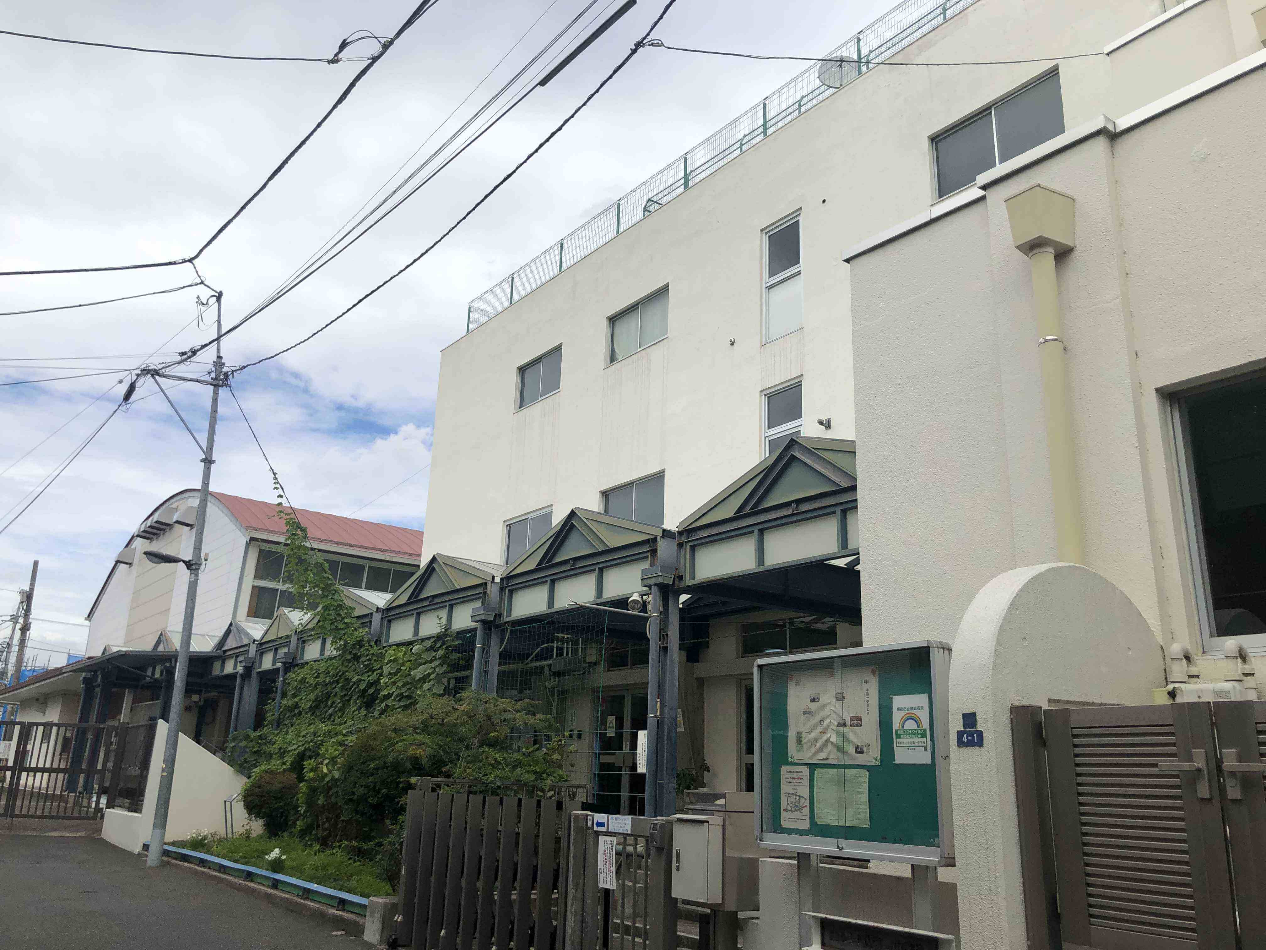 牛込第一中学校の外観