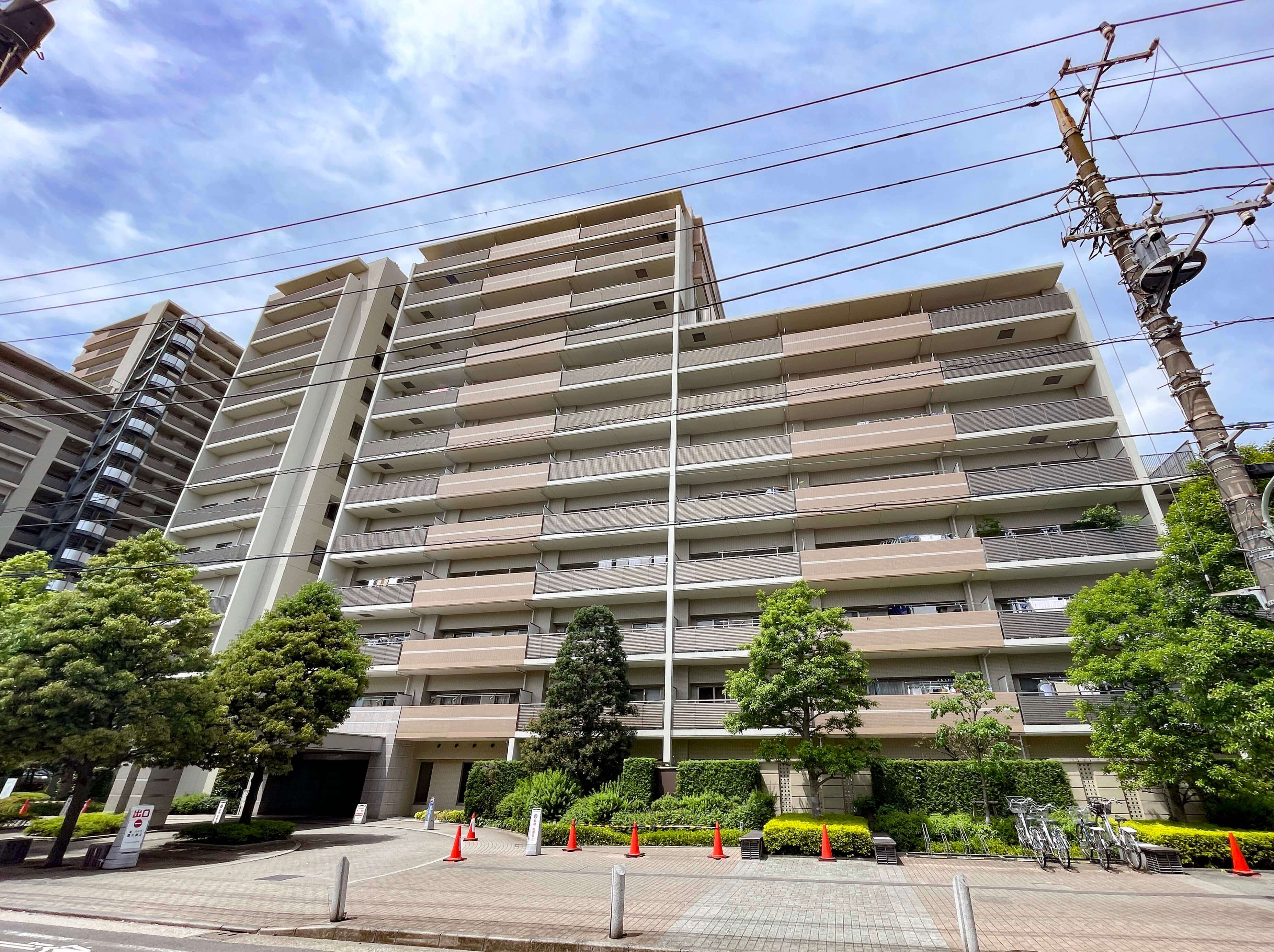 オーベルグランディオ荻中2号棟の外観（大田区・糀谷駅徒歩6分）