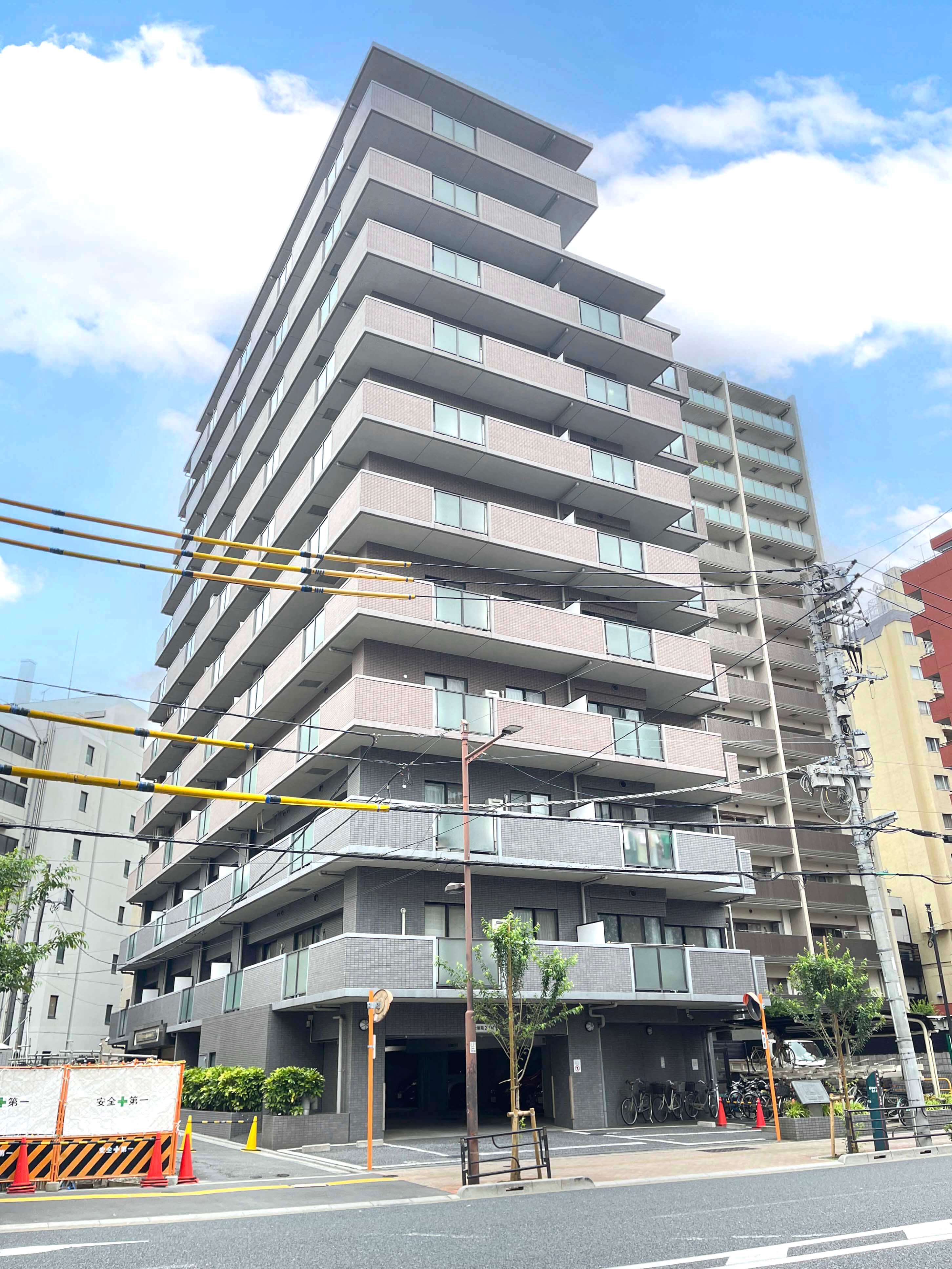 ライオンズマンション鶯谷第7の外観（台東区・鶯谷駅徒歩5分）