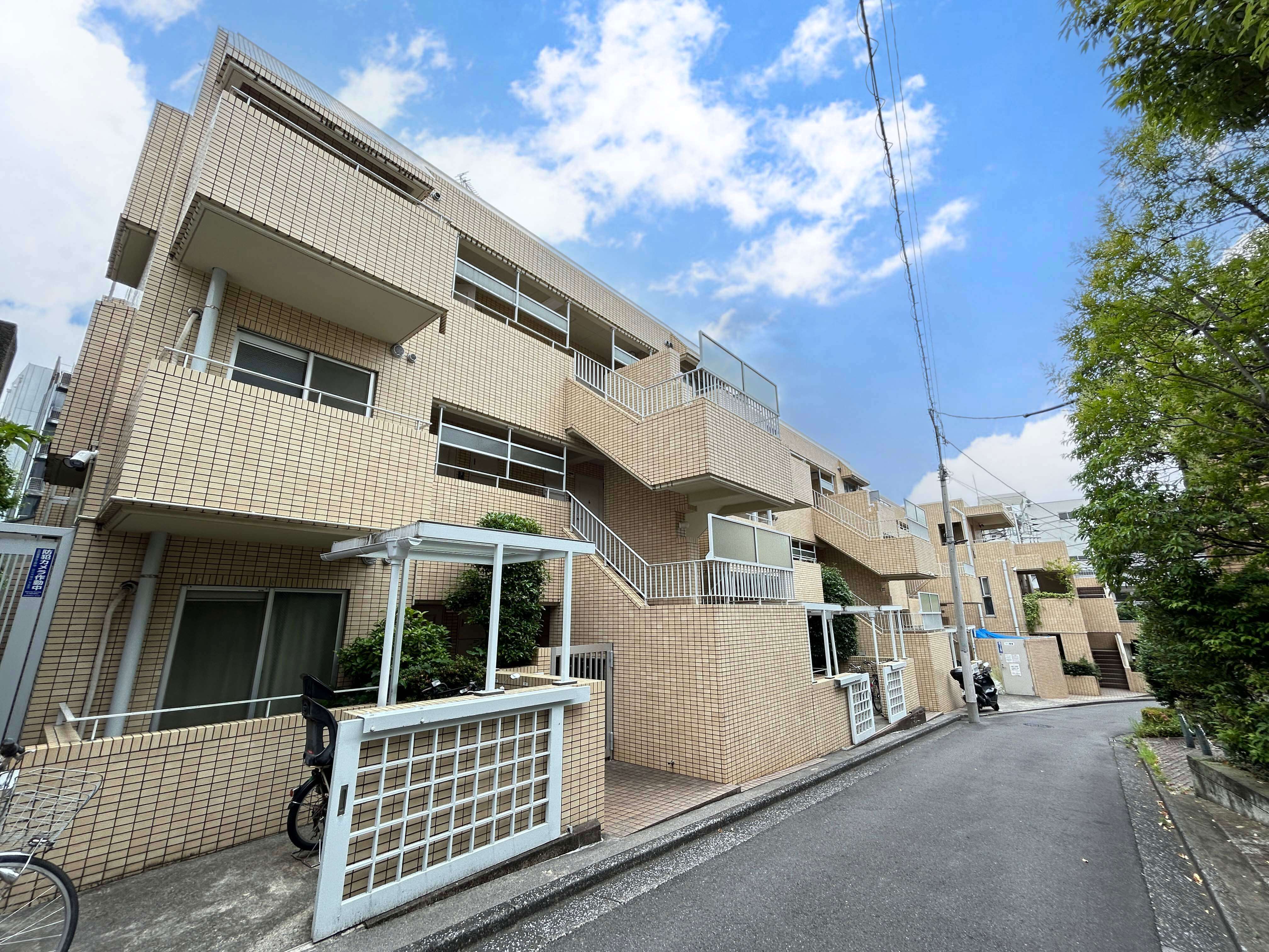 ニューハイツ白山の外観｜仲介手数料無料｜文京区白山